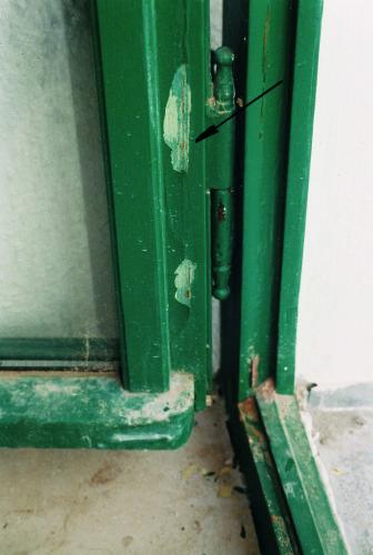 aufgebrachter Deckanstrich ist unzureichend veträglich mit der Grundbeschichtung