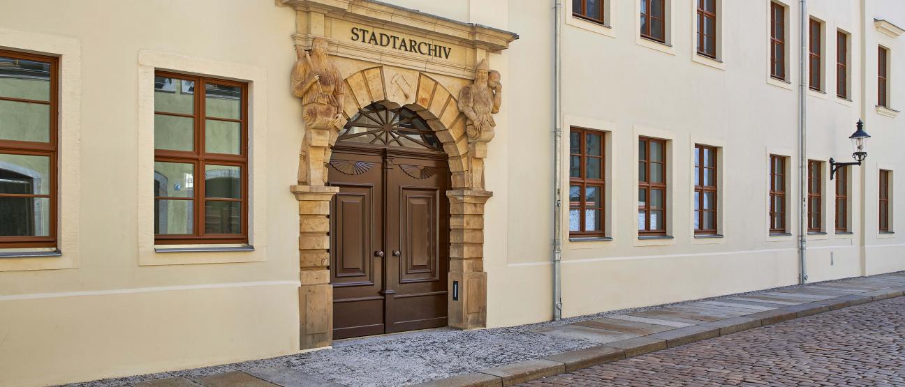 Historische Tür Stadtarchiv Freiberg