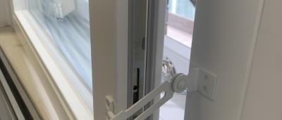 seitliche Fensterschere