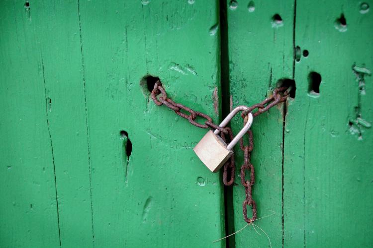 Vorhängeschloss mit Kette