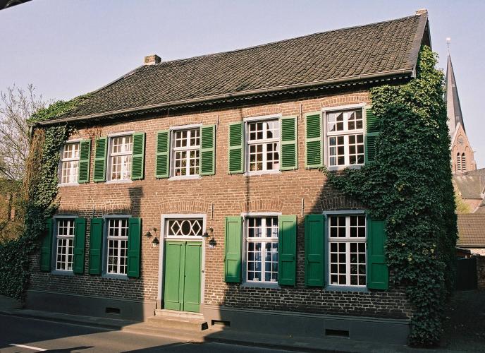 Denkmalgeschütztes Wohnhaus in Viersen hat trotz ungeämmter AUßenwaände einen niedrigen Energieverbrauch