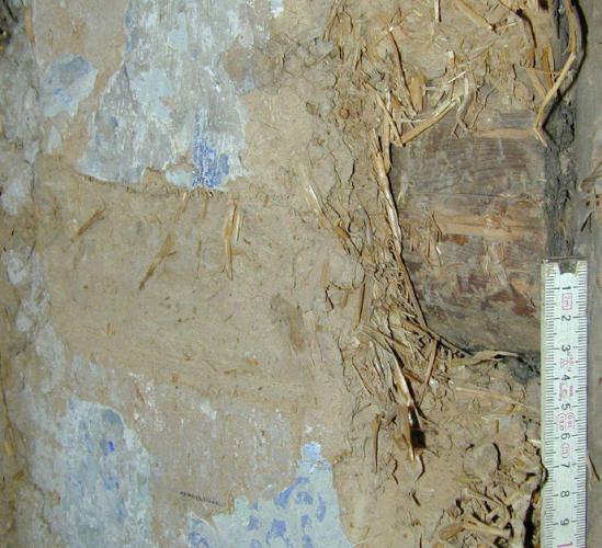 Historischer Innenputz aus Strohlehm