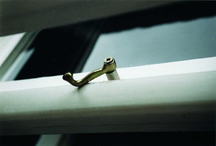 ergänzter Vorreiber mit nicht bauzeitlichem Material