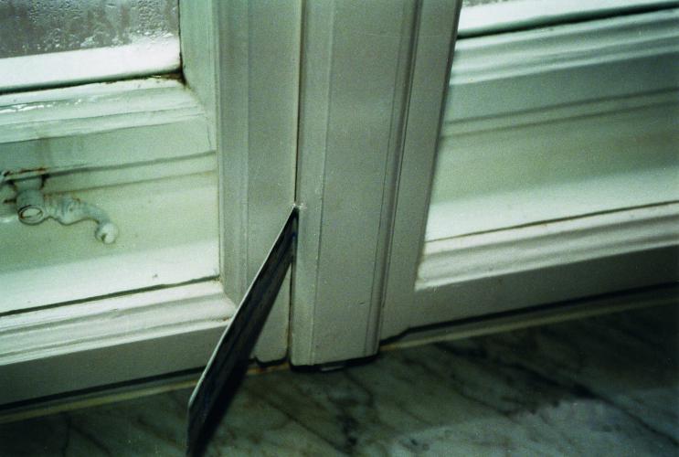 übergroße Spaltluft im Konstruktionsfalz (Abb.1)