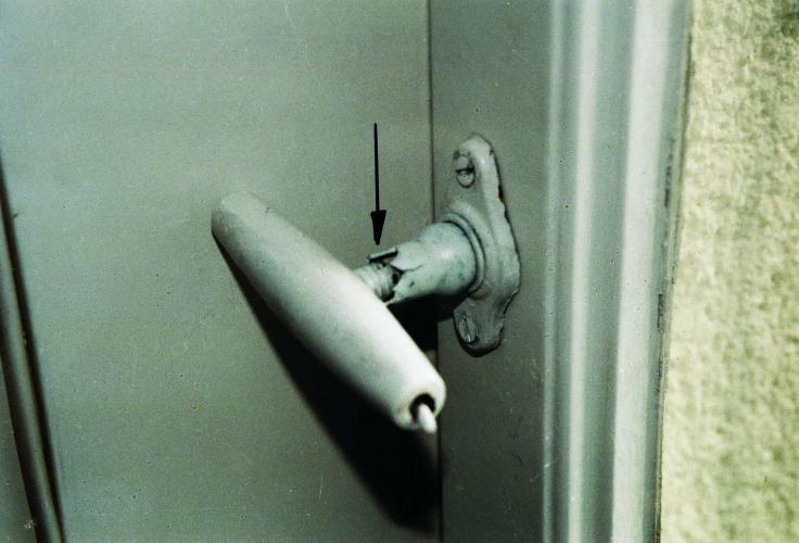 überstrichene Griffolive die hätte ausgetauscht werden müssen