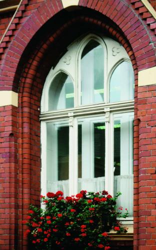 Spitzbogiges Kastenfenster in Düren