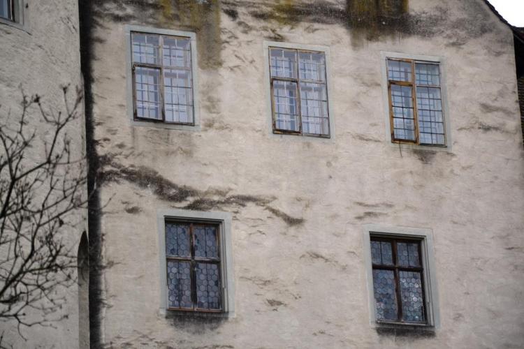Historische Fenster mit Bleiverglasung