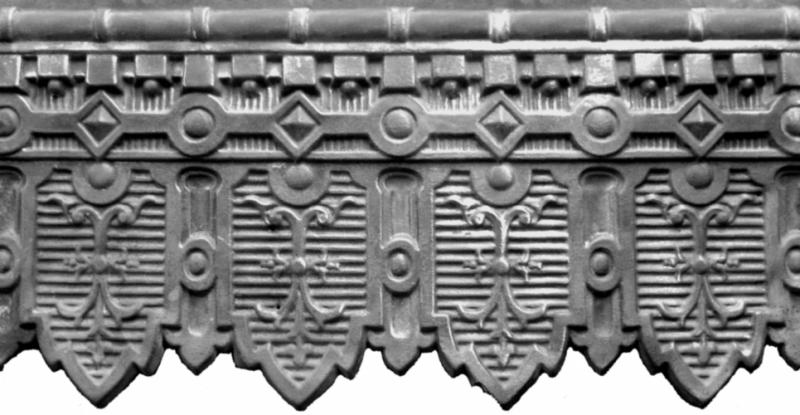 Lambrequin mit zackenförmigen Konturen