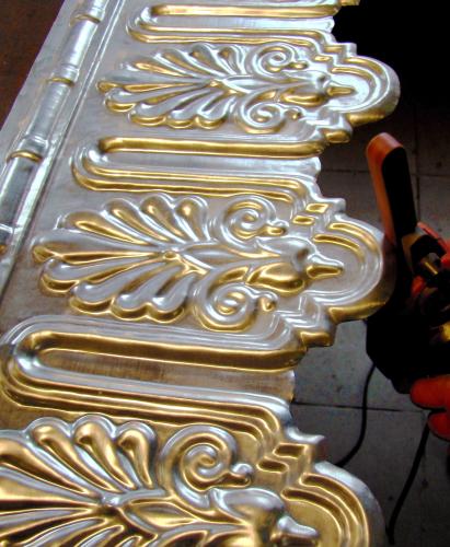 aussägen und feilen der Bleche