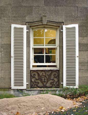 Fensterkonstruktion fügt sich unaufdringlich ins Mauerwerk