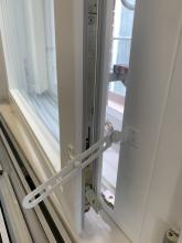 seitliche Fensterschere