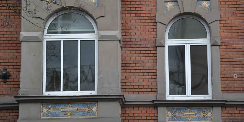 Kunststofffenster in einem Gebäude mit Denkmalschutz
